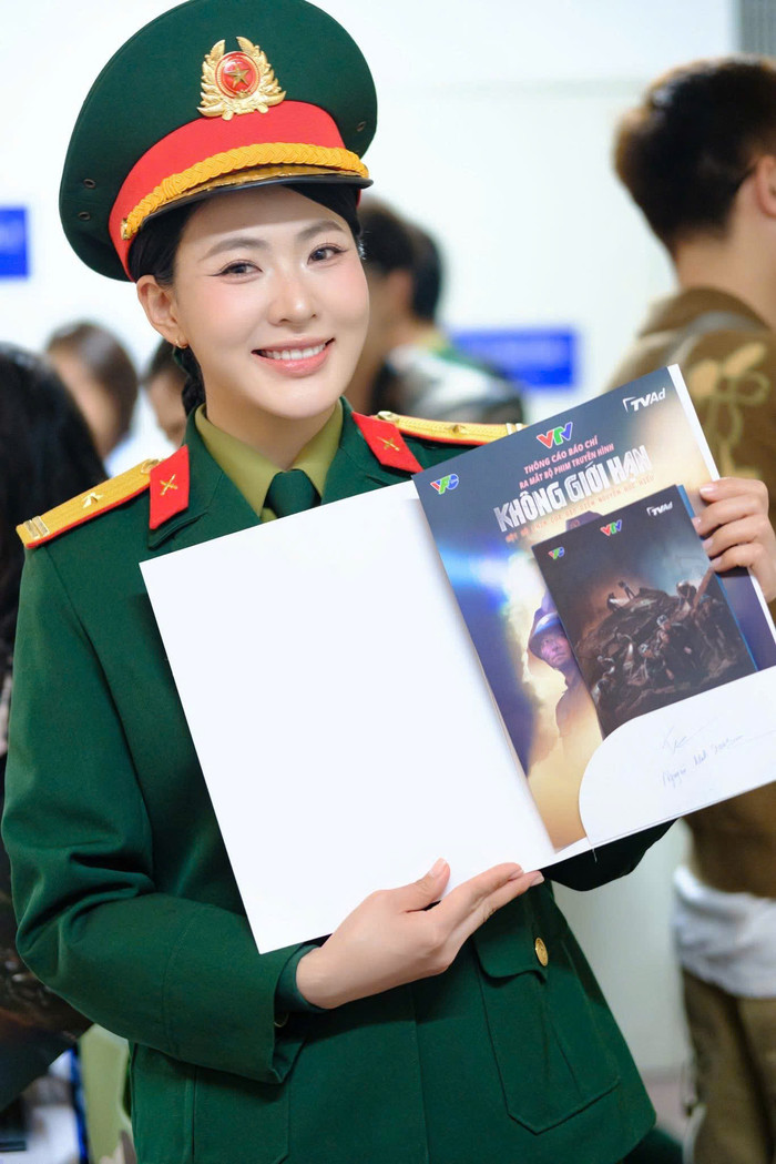 Nhan sắc mặn mà của 'người tình' Steven Nguyễn Ảnh 2