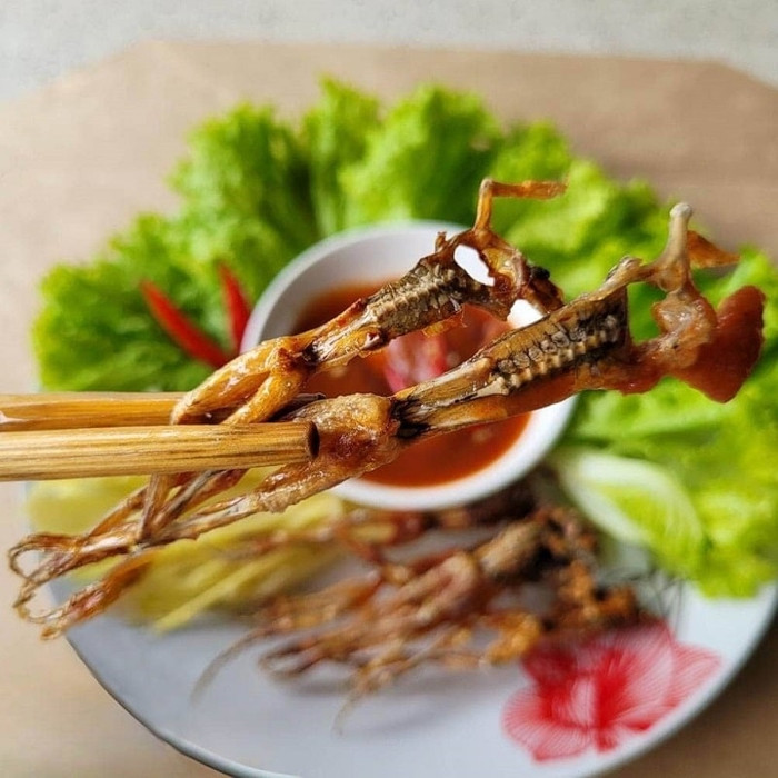 Món khô nhái chiên chấm mắm. (Ảnh minh họa từ Internet)