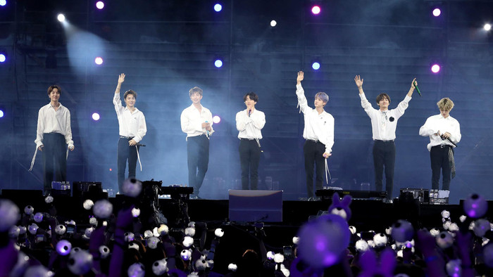 Trạng thái đáng 'báo động' sau khi BTS công bố world tour trở lại Ảnh 1
