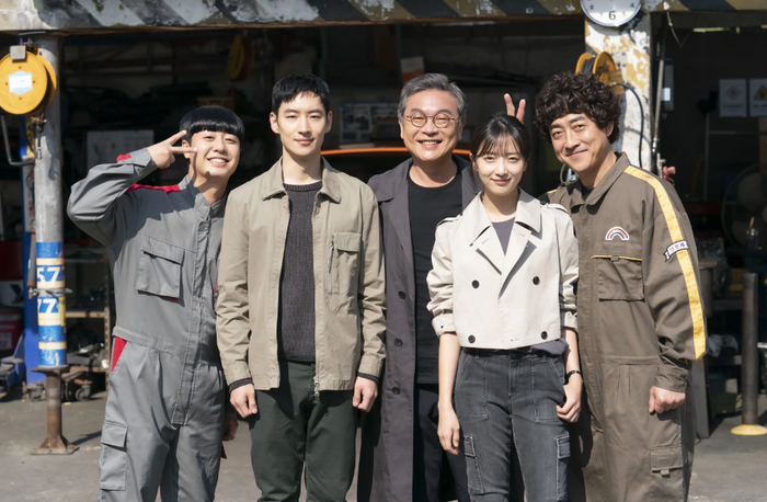 Đội taxi ngầm Rainbow Transport trở lại, tiếp tục hành trình 'lấy ác trị ác'