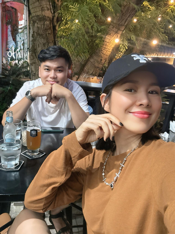 Cặp đôi hiện có hôn nhân hạnh phúc đáng ngưỡng mộ.