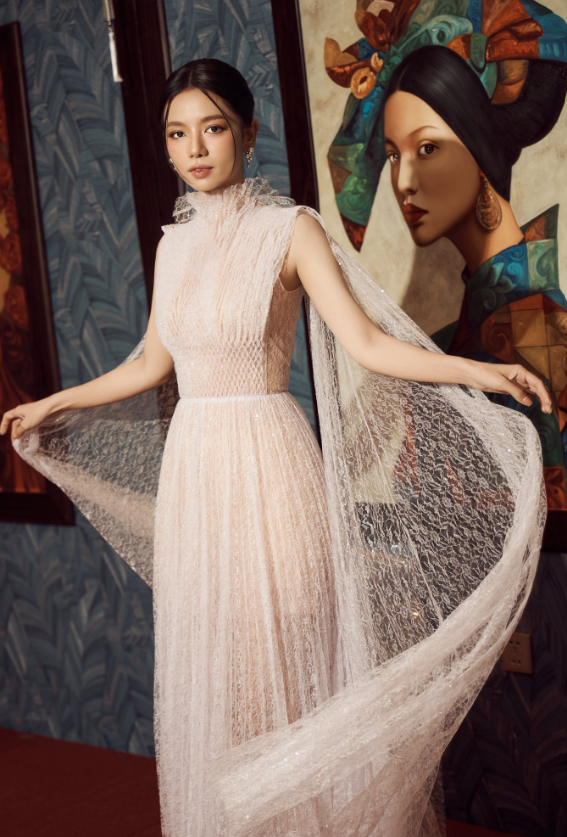 Lê Hạ Anh xuất hiện lộng lẫy tại Đẹp Awards 2025, tiếp tục khẳng định sức hút hình ảnh