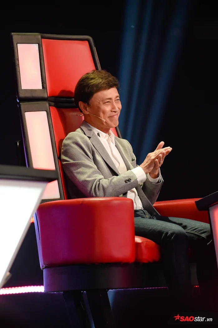 Nhiều năm qua, danh ca Tuấn Ngọc thường xuyên tham gia biểu diễn tại nhiều chương trình âm nhạc.