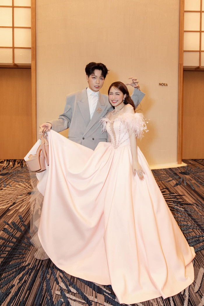 Đức Phúc là một trong những nghệ sĩ đầu tiên có động thái ủng hộ, quan tâm đến fan concert của Hòa Minzy. Ảnh: FBNV