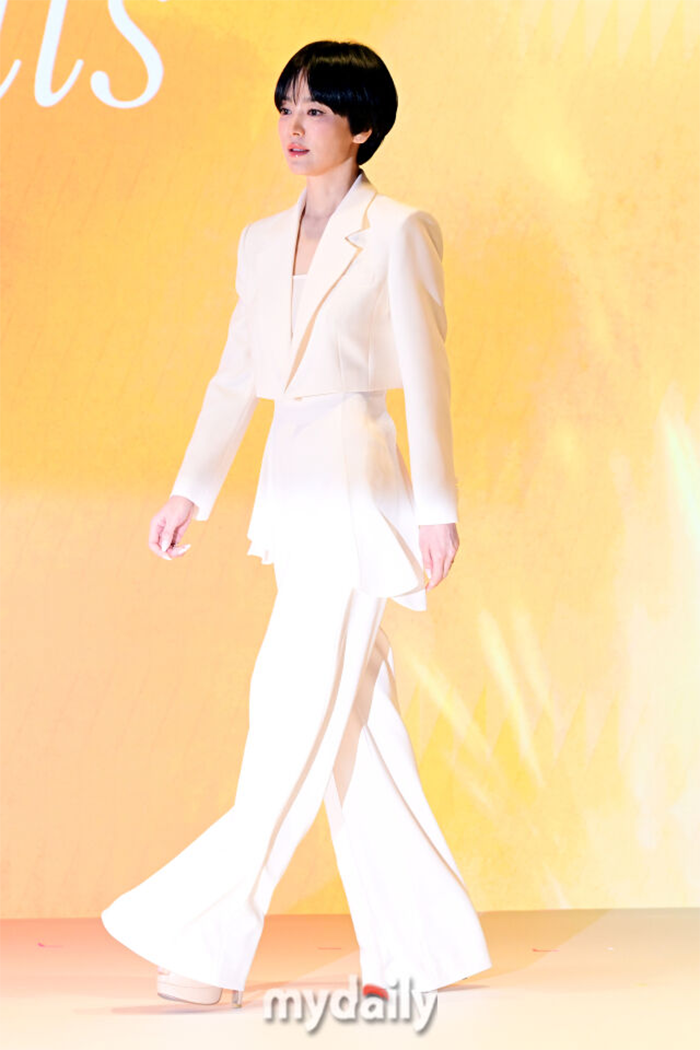 Song Hye Kyo xuất hiện đầy rạng ngời trong một sự kiện mới đây.