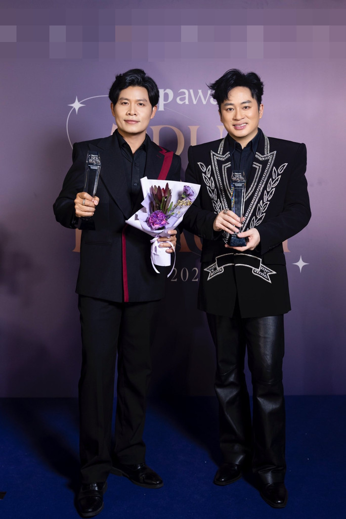 Tùng Dương nhắc Nguyễn Văn Chung: 'Định cướp show của tớ là rất khó nhé' Ảnh 4