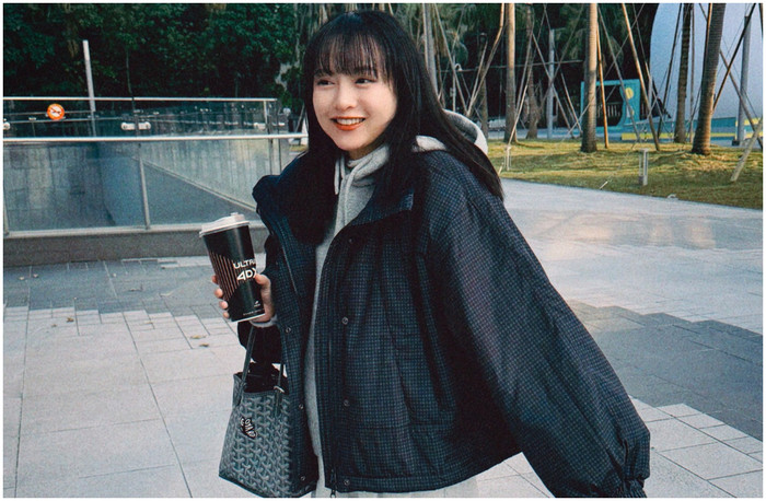 Nữ hoạt náo viên nỗ lực kiểm soát cân nặng trong thai kỳ. Ảnh: IGNV