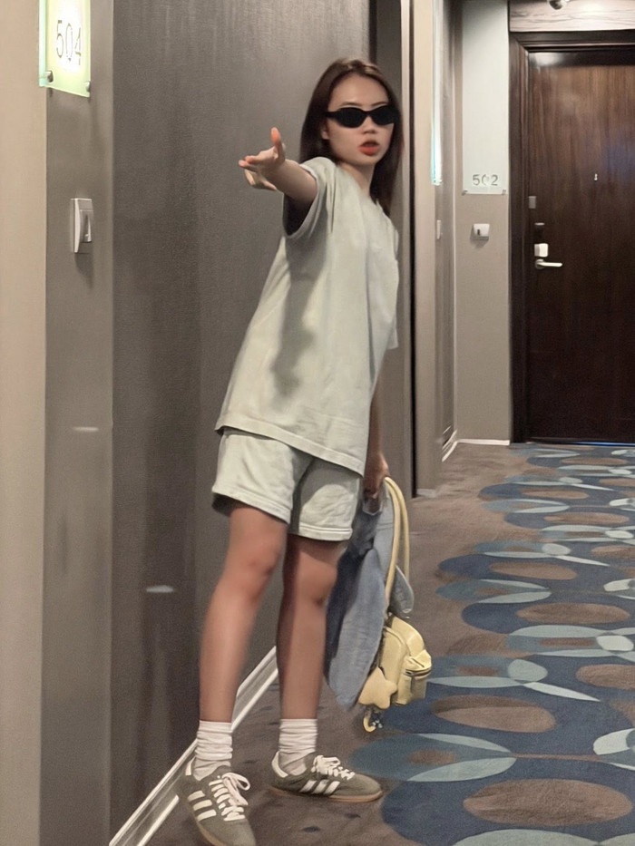 Phương Mỹ Chi theo đuổi phong cách trẻ trung năng động. Ảnh: FBNV