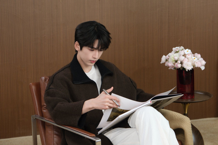 Trước Bạch Lộc, Trương Lăng Hách từng vướng tin đồn hẹn hò với nhiều sao nữ nổi tiếng. Ảnh: Weibo