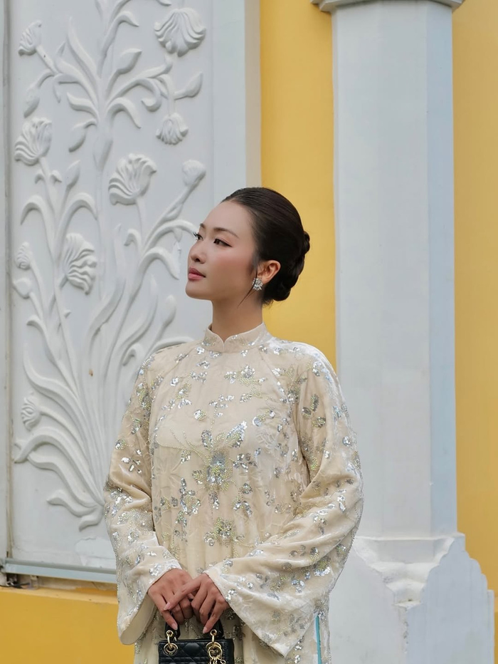 Đây là lời cảnh tỉnh cho không chỉ riêng Khả Ngân mà với nhiều diễn viên khác đặt tham vọng ở cả truyền hình lẫn điện ảnh.