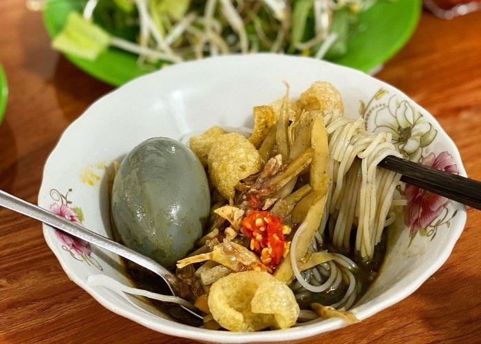 Bún cua thối - món ăn đặc sản có tại quê hương nữ diễn viên Lê Hạ Anh (phim Mưa Đỏ).