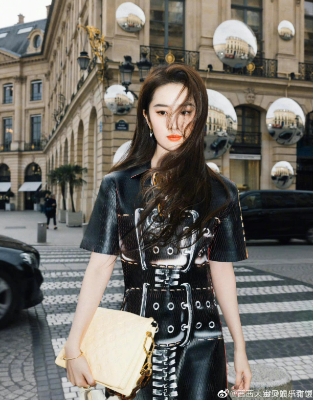 Chỉ một lần xuất hiện tại show Louis Vuitton cũng đủ để Lưu Diệc Phi chiếm trọn tâm điểm truyền thông quốc tế