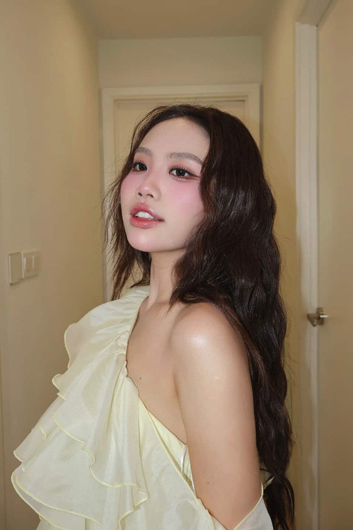 Phương Mỹ Chi khoe ảnh sexy lúc giữa đêm (Ảnh: ISNV).