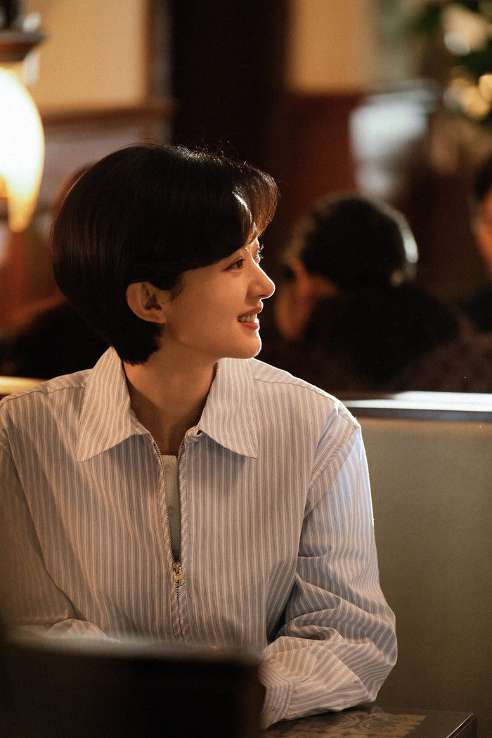 Tạo hình cũng không phải điểm thu hút của Triệu Lệ Dĩnh trong dự án này (Ảnh: Weibo).