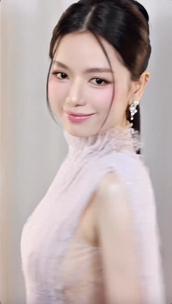 Ngay sau khi đăng tải, đoạn video nhanh chóng thu hút sự quan tâm của người hâm mộ (Ảnh: FBNV).