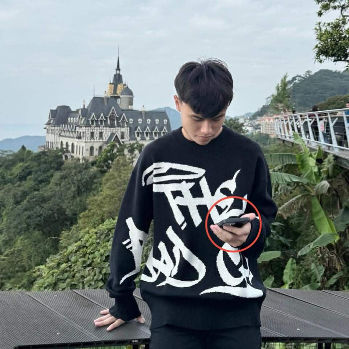 Điện thoại 24 triệu của 'người hùng' Phạm Minh Phúc. Ảnh: FBNV