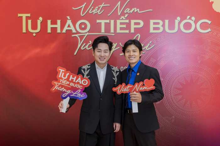 Tùng Dương gọi tên nhạc sĩ Nguyễn Văn Chung sau chiến thắng của U23 Việt Nam Ảnh 5