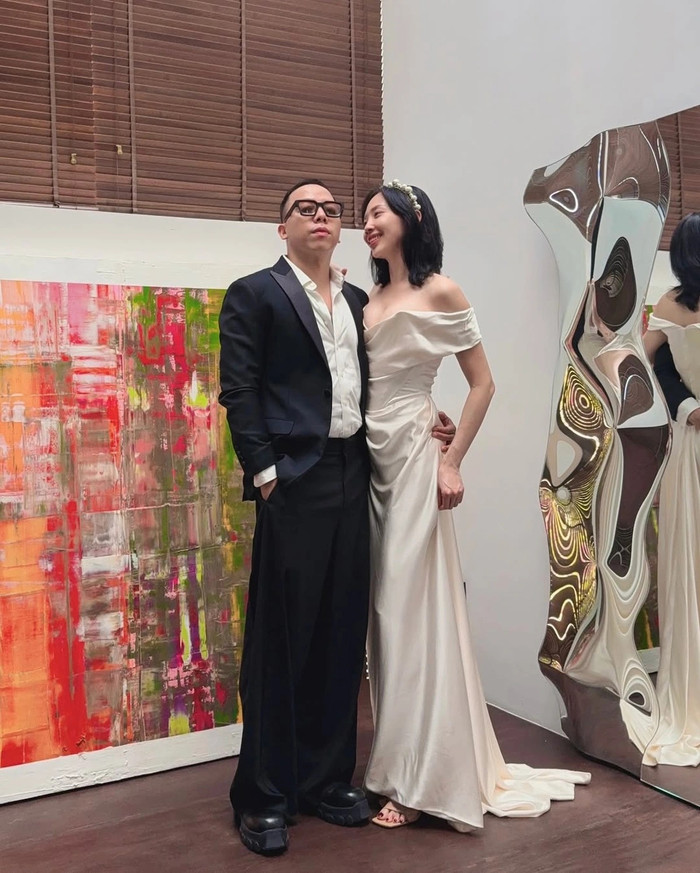 Tóc Tiên chính thức lên tiếng về tình trạng hôn nhân với Hoàng Touliver.