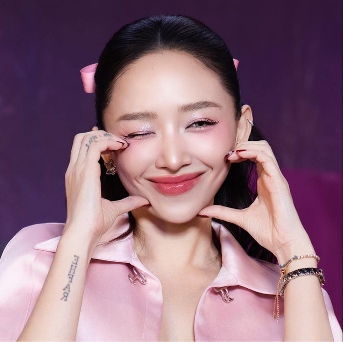 &nbsp;Thu nhập hàng tháng của Tóc Tiên có thể dao động từ 15.000-50.000 USD. Ảnh: FBNV