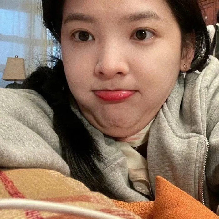 Hình ảnh của Chương Nhược Nam nhanh chóng được lan truyền trên mạng xã hội.