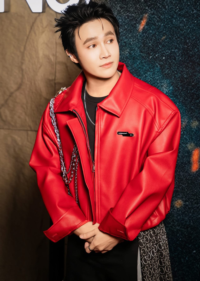 Huỳnh Lập trong thời gian qua vẫn tích cực hoạt động nghệ thuật, thường xuyên hoạt động trên mạng xã hội. Ảnh: FBNV