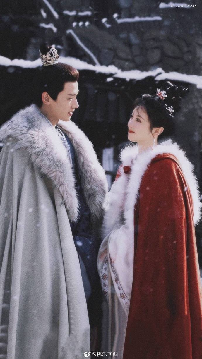 Dựa trên Thanh Xuyên Nhật Thường, bộ phim cổ trang này ghi điểm nhờ không khí nhẹ nhàng, hài hước. Cuộc sống hôn nhân dở khóc dở cười giữa Doãn Tranh và Lý Vi mang lại cảm giác ấm áp, khác biệt so với nhiều phim cung đấu căng thẳng.