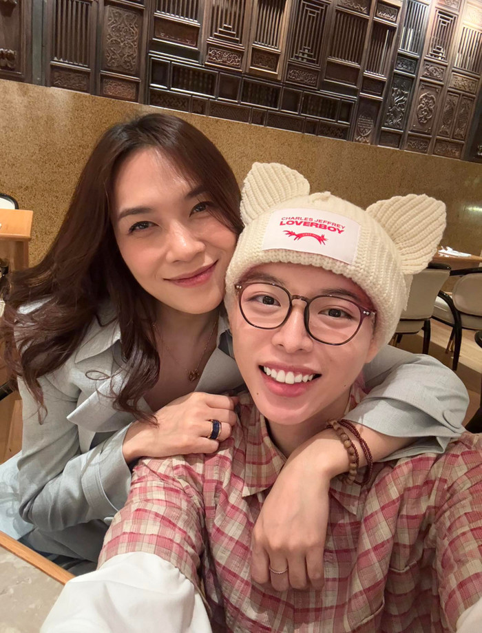 Đức Phúc chia sẻ hình ảnh bên Mỹ Tâm.