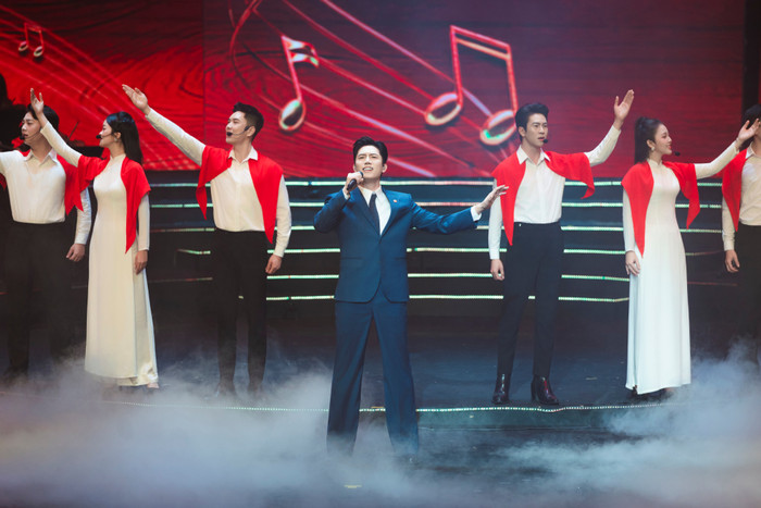 Anh Tú vinh dự biểu diễn tại chương trình hướng tới Đại hội Đảng toàn quốc XIV Ảnh 3