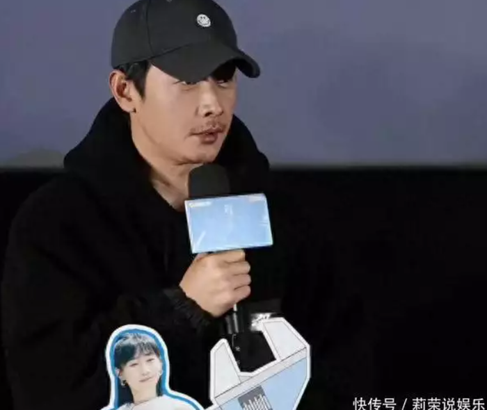 La Tấn trở lại công việc trong trạng thái trầm lặng nhưng kỷ luật