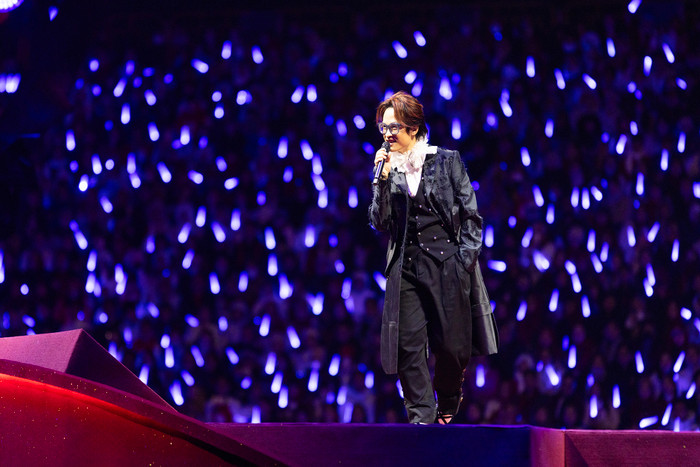 Hà Anh Tuấn nhận về nhiều lời khen từ khán giả sau quyết định đại diện cho khán giả quyên góp 1 tỷ đồng để có những chuyến xe về quê ăn Tết cho bệnh nhân gặp hoàn cảnh khó khăn.&nbsp;