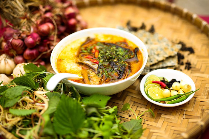 Thưởng thức bát cháo lươn ngày rét mướt ở Nghệ An thì còn gì tuyệt vời hơn.