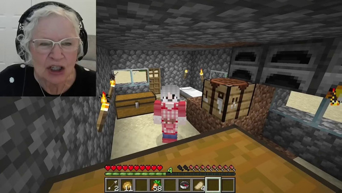 Bà cụ 81 tuổi trở thành YouTuber game nổi tiếng, xúc động khi biết câu chuyện đằng sau Ảnh 3