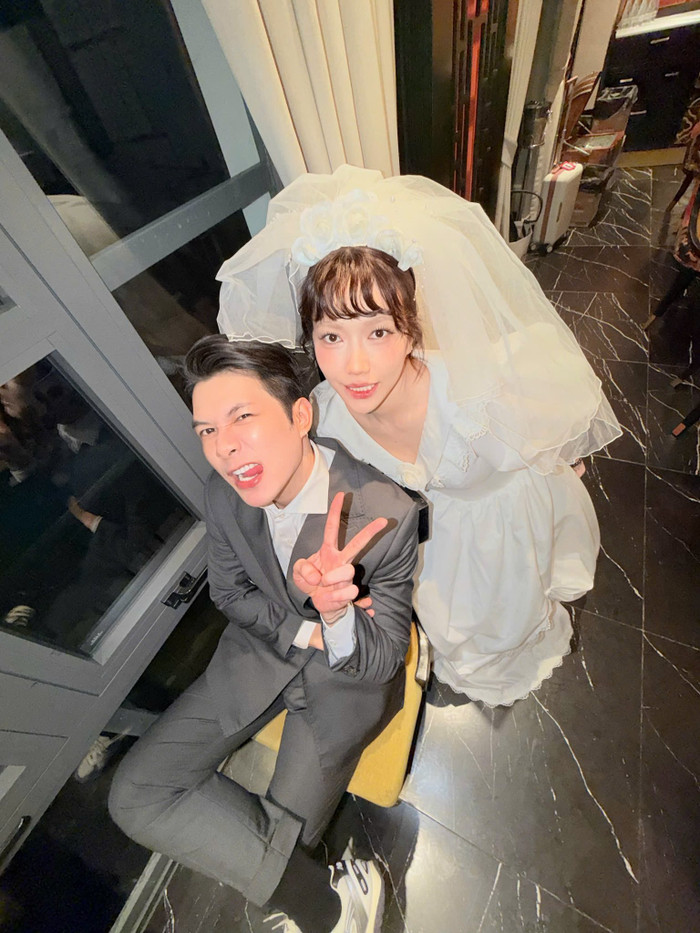 Diệu Nhi và Anh Tú diện trang phục cô dâu - chú rể.