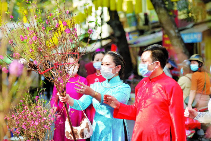 Nhân dịp Tết Nguyên đán 2026, công đoàn Hà Nội đồng loạt hỗ trợ 60.000 lao động khó khăn. Ảnh minh hoạ