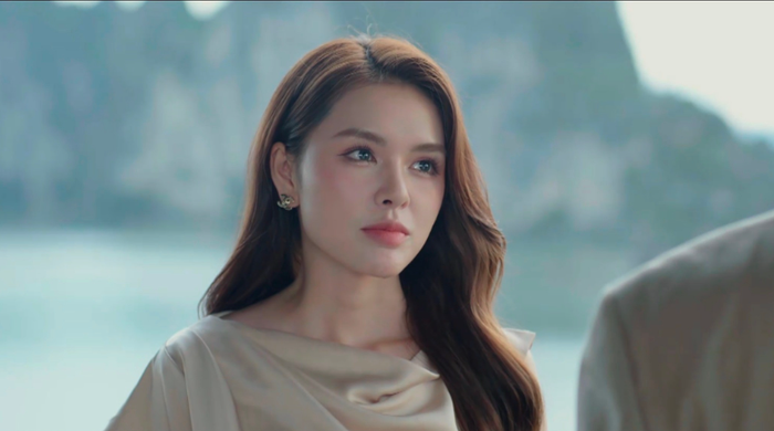 Bích Ngọc trong vai nữ Đinh Thuỷ &nbsp;trong phim ' Lằn Ranh' . Nhân vật trẻ tạo nên nhiều tranh luận trong phim Việt giờ vàng. - Ảnh: phim Lằn Ranh&nbsp;