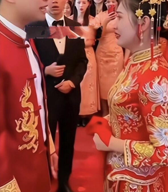 Phát hiện bí mật động trời của cô dâu, chú rể hủy đám cưới tại chỗ Ảnh 1