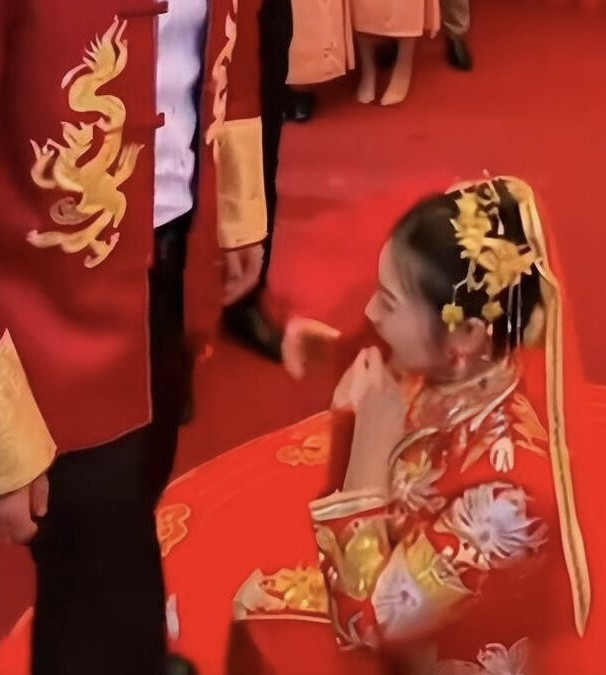 Phát hiện bí mật động trời của cô dâu, chú rể hủy đám cưới tại chỗ Ảnh 2