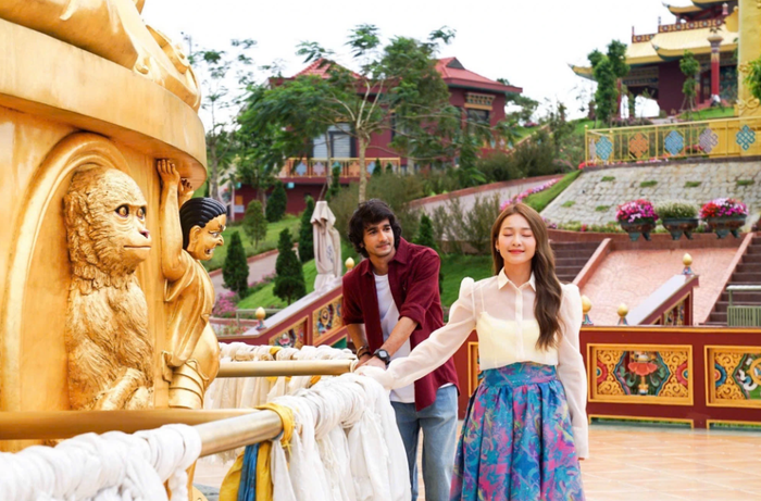 Khả Ngân tái xuất màn ảnh rộng sau gần 5 năm với dự án hợp tác Việt - Ấn Vạn dặm yêu em