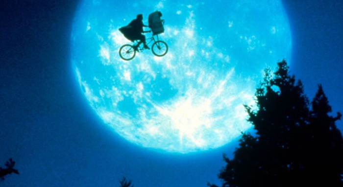 E.T. the Extra-Terrestrial, huyền thoại sci-fi của Steven Spielberg chính thức bị Avatar 3 vượt mặt về doanh thu