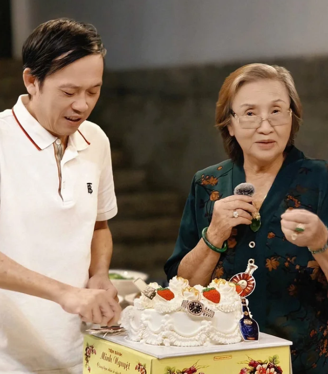 Sự im lặng và xuất hiện chừng mực của Hoài Linh phản ánh lựa chọn đứng ngoài cuộc đua kỷ lục phòng vé