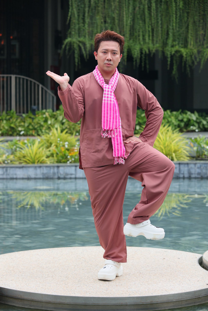 Chiếc xe đầu tiên của Trấn Thành có giá 1 tỷ đồng. Ảnh: FBNV