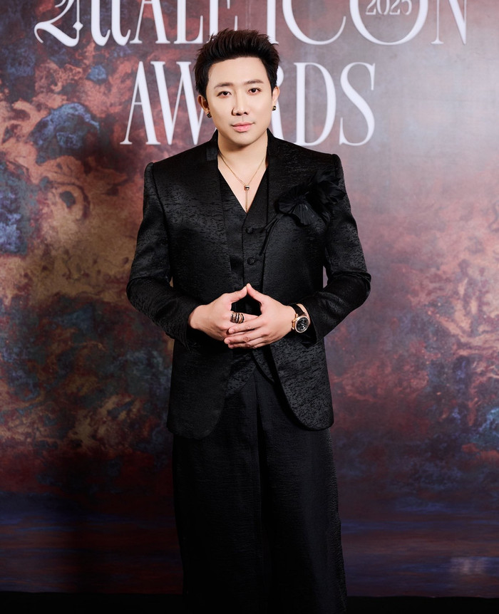 Chiếc xe đầu tiên của Trấn Thành là một mẫu minivan đáng tin cậy. Ảnh: FBNV