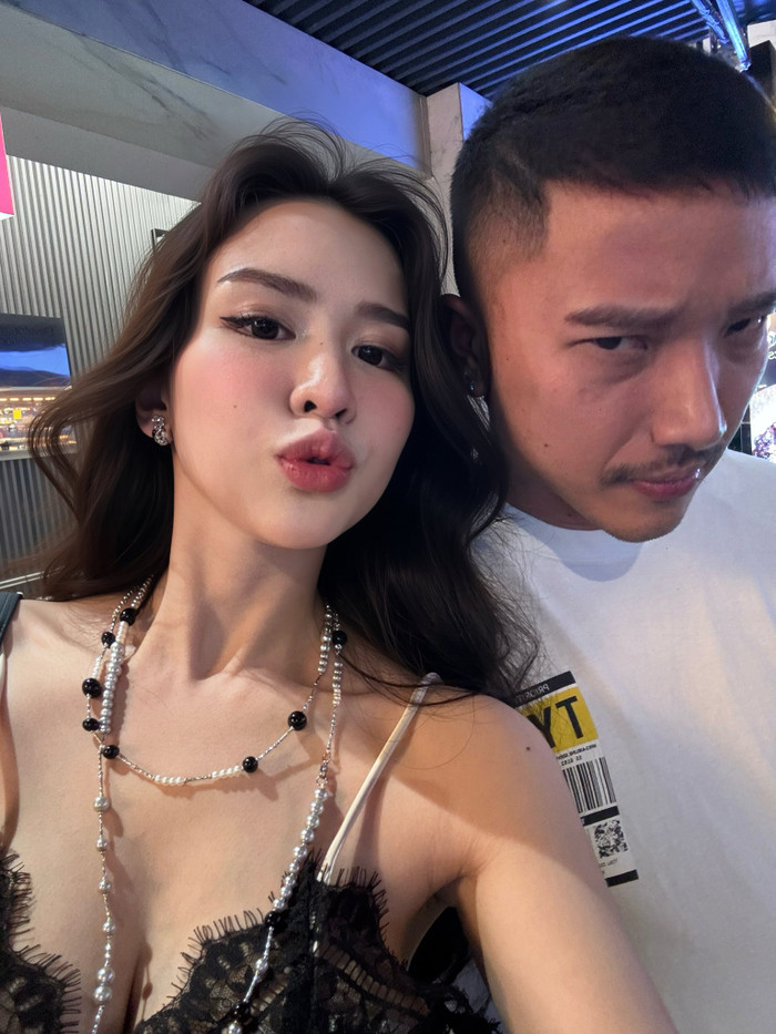 Quyên Qui đang tận hưởng mối tình lãng mạn với bạn trai làm phó chủ tịch. Ảnh: FBNV