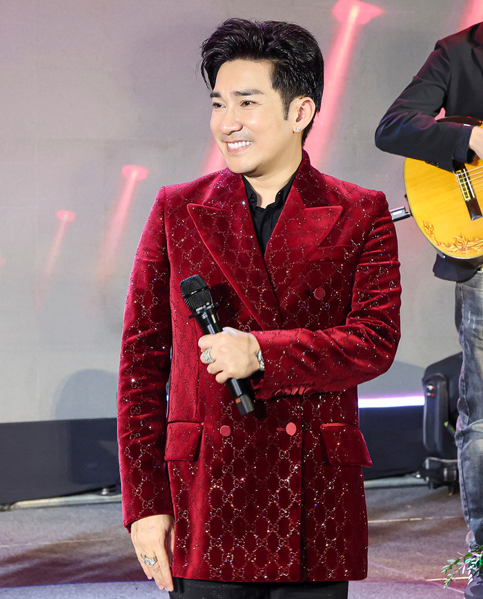 Cuộc sống của Quang Hà ở tuổi U50 vừa được anh chia sẻ khiến nhiều người bất ngờ.