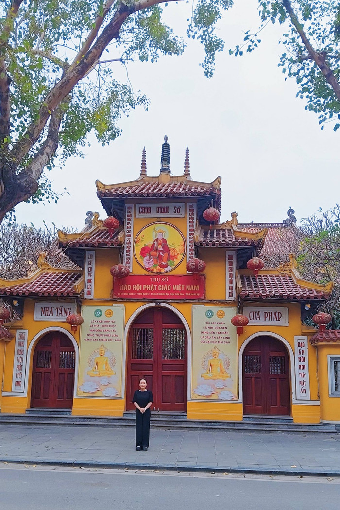 Bài viết của Việt Hương nhanh chóng nhận về nhiều sự quan tâm từ cộng đồng mạng (Ảnh: FBNV).