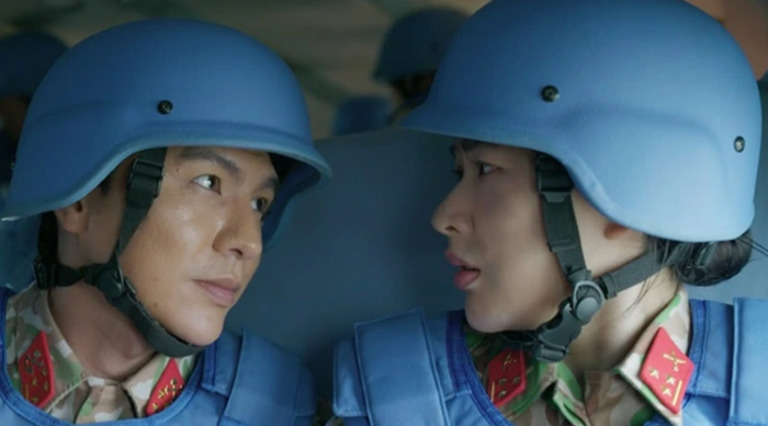 Tạo hình Minh Trang trong môi trường quân ngũ, điểm cộng về hình ảnh nhưng gây tranh luận về thoại