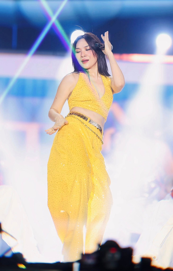 Chiến lược của Mỹ Tâm giúp kênh Youtube trở nên khác biệt so với những kênh của ca sĩ khác. Ảnh: FBNV