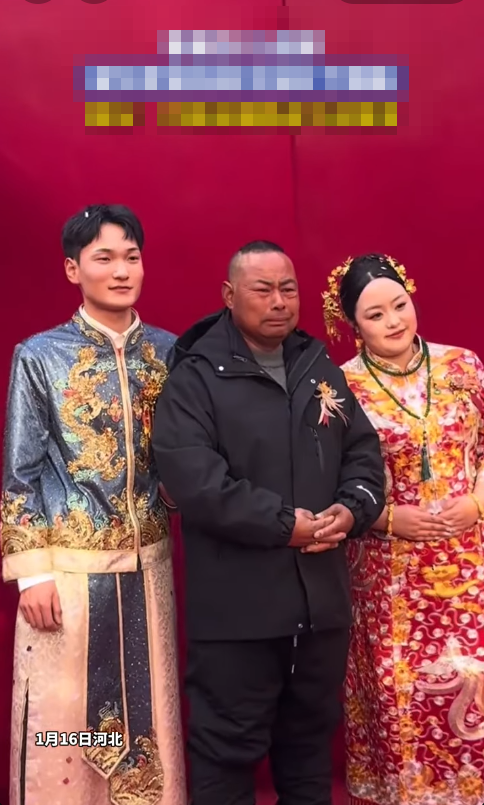 Người cha khóc nức nở trong đám cưới con gái, câu chuyện đằng sau khiến cộng đồng mạng vỡ òa Ảnh 1