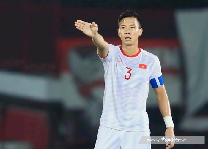 Quế Ngọc Hải động viên Lý Đức.