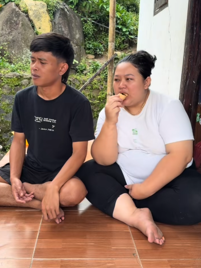 Đi ngủ không chịu ôm vợ, người chồng nhận cái kết khiến cư dân mạng 'tái mặt' Ảnh 2